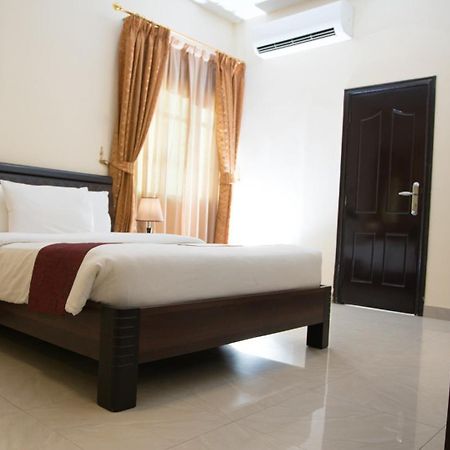 Tiger Home Hotel Apartments Muskat Eksteriør bilde