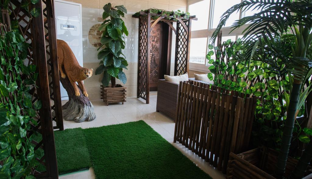 Tiger Home Hotel Apartments Muskat Eksteriør bilde