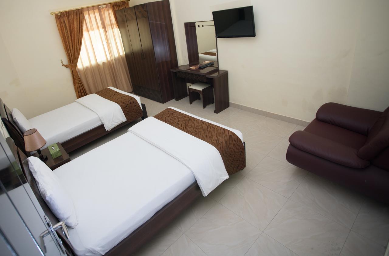 Tiger Home Hotel Apartments Muskat Eksteriør bilde