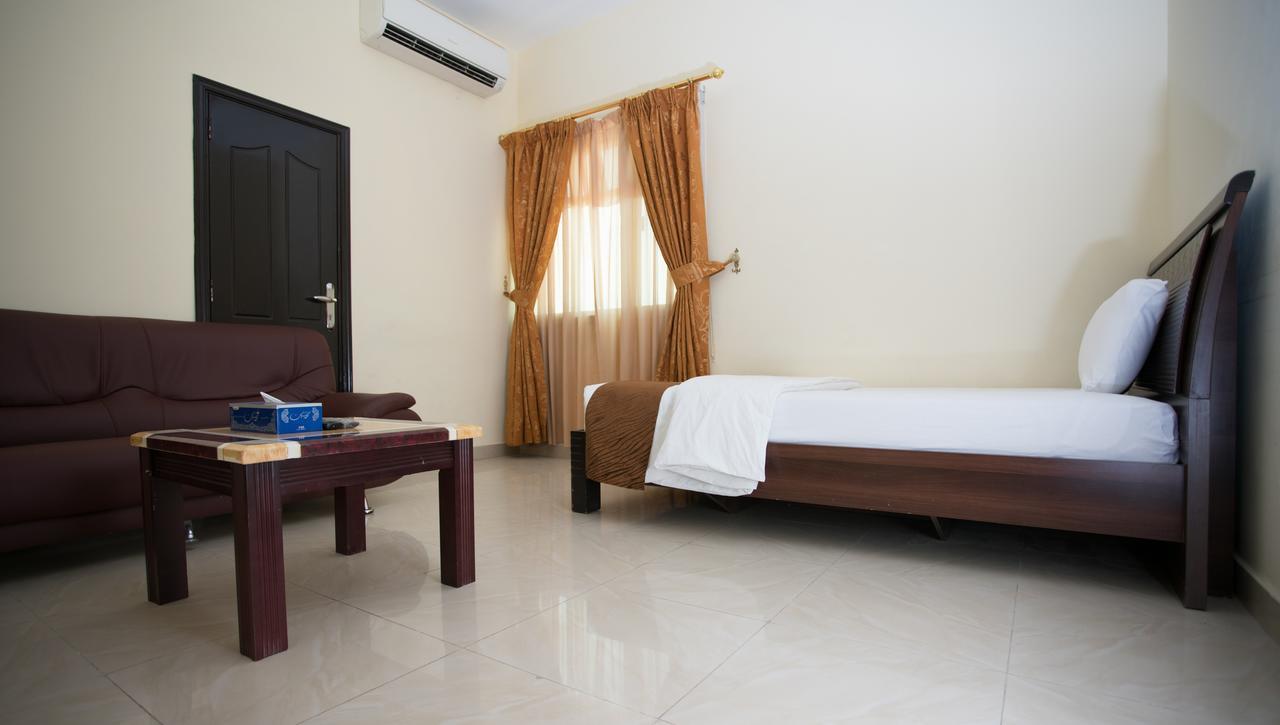 Tiger Home Hotel Apartments Muskat Eksteriør bilde