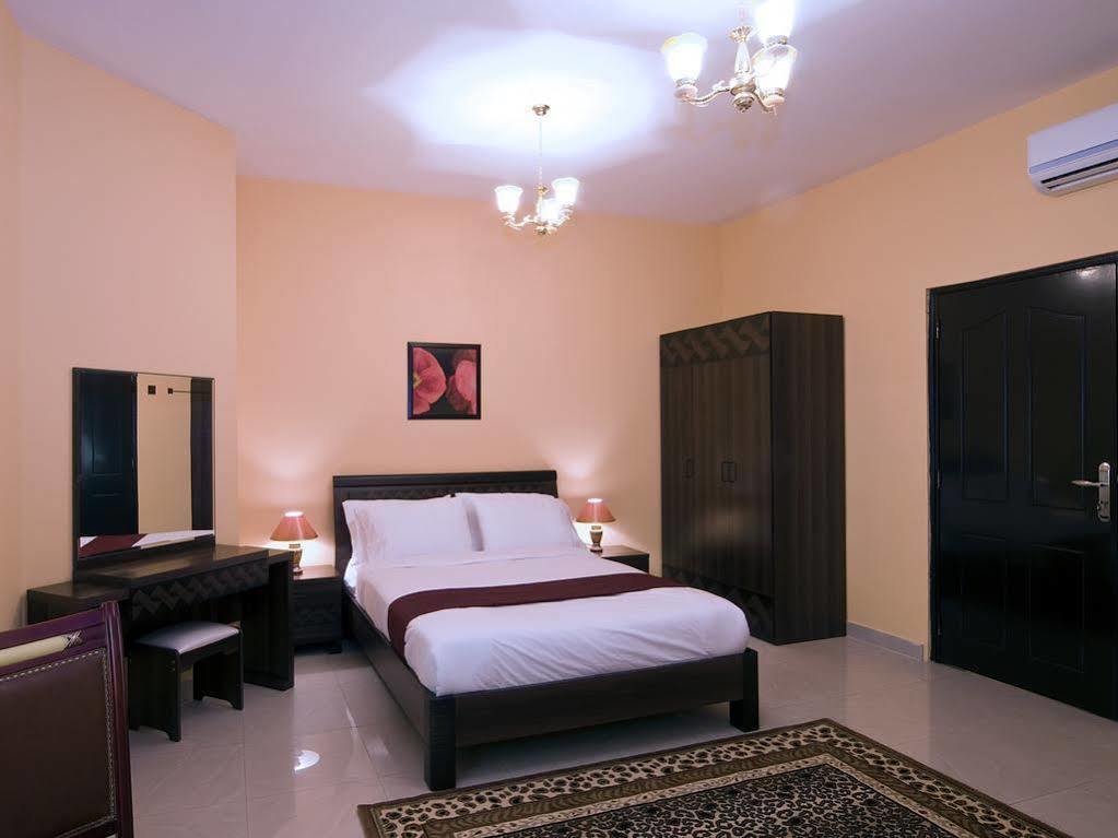 Tiger Home Hotel Apartments Muskat Eksteriør bilde